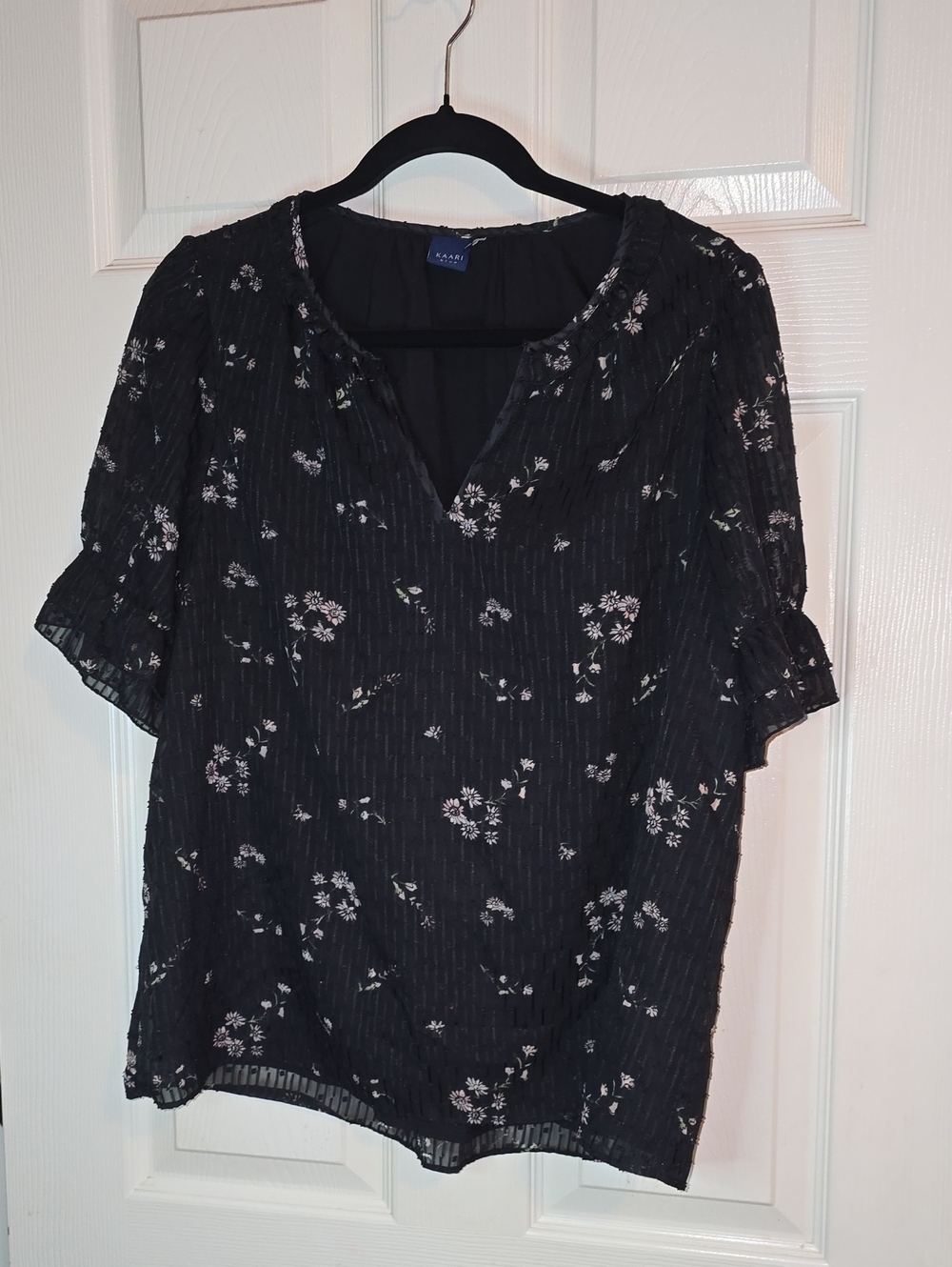 Saks Fifth Avenue Black Floral Split-Neck‎ Short Sleeve Blouse